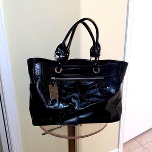 Nine West black carryall in croc 🐊 style material, w/  silver tone hardware. 🖤